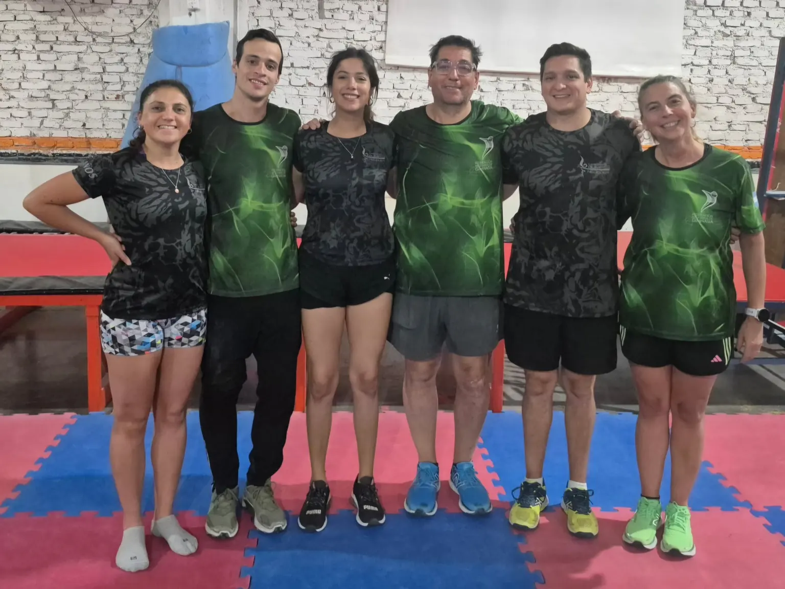 El equipo de profesoras y profesores del Gimnasio Olímpico NQN